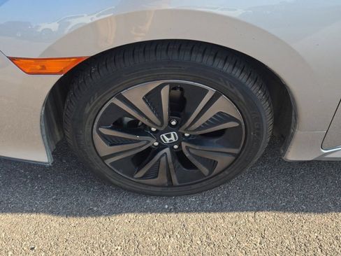 Used 2017 Honda Civic EX image 4