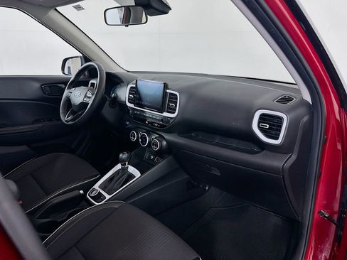 Certified 2023 Hyundai Venue Limited w/ Cargo Package image 29