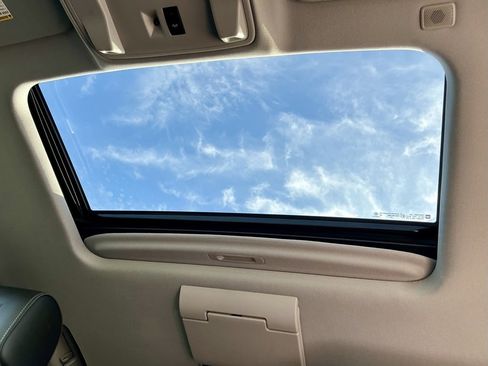 Used 2019 GMC Yukon XL Denali w/ Denali Ultimate Package image 37