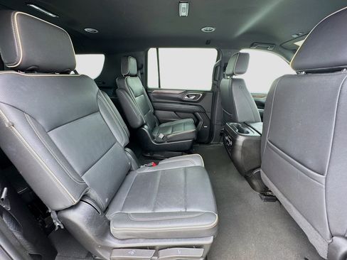 Used 2023 Chevrolet Suburban Premier image 20