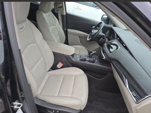 Used 2023 Cadillac XT4 Premium Luxury AWD/4WD image 5