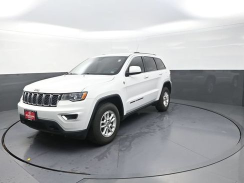 Used 2019 Jeep Grand Cherokee Laredo AWD/4WD image 38