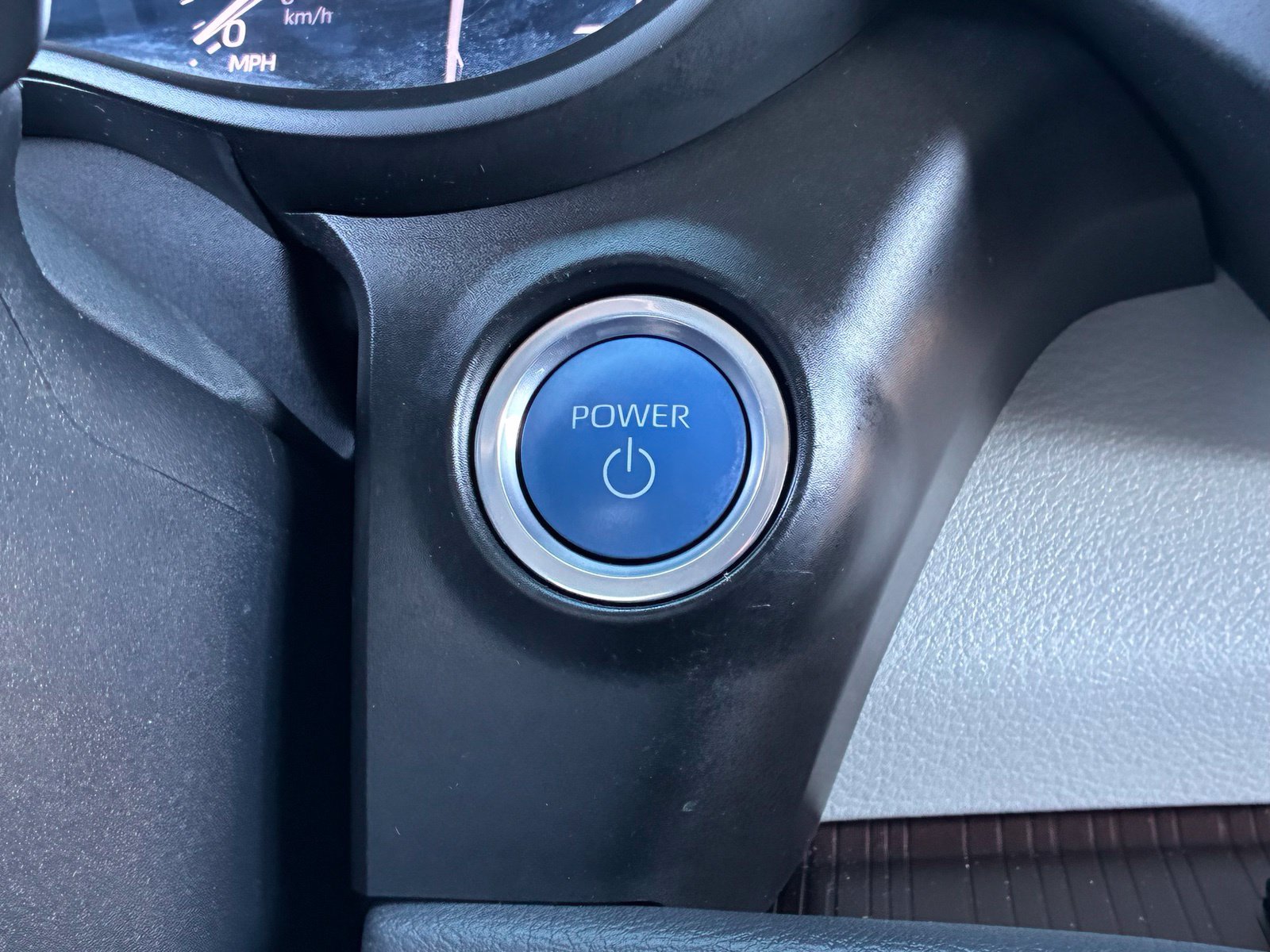 Used 2024 Toyota Sienna LE FWD image 20