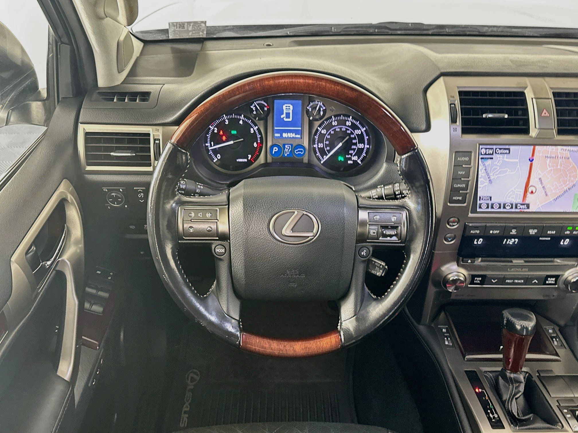 Used 2017 Lexus GX 460 Premium AWD/4WD image 18