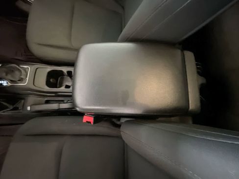 Used 2019 Jeep Wrangler Unlimited Sport S AWD/4WD image 21