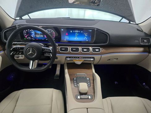 New 2026 Mercedes-Benz GLS 450 4MATIC image 18