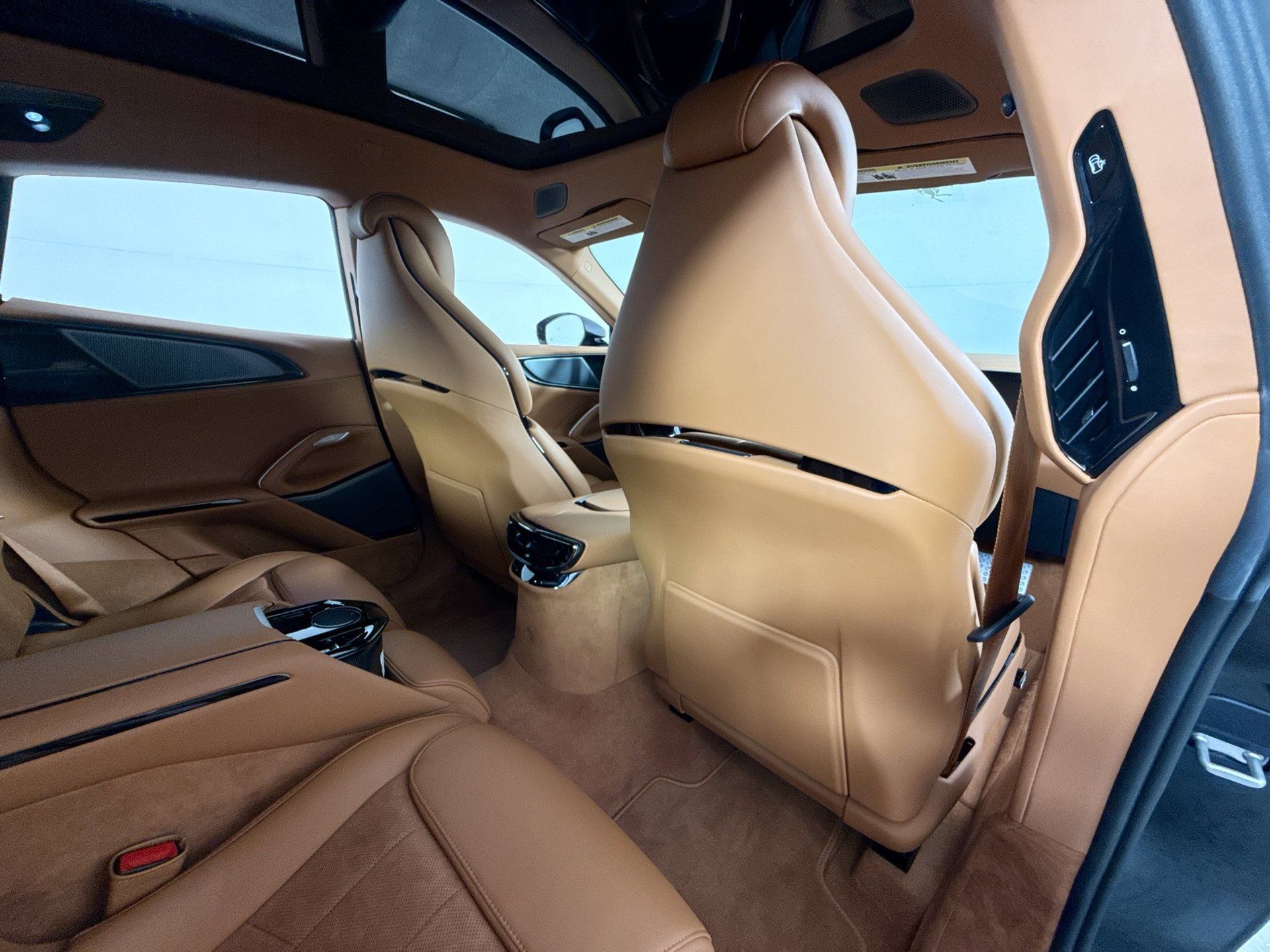 Certified 2025 Ferrari Purosangue AWD/4WD image 23