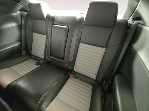 Used 2009 Dodge Challenger SE RWD image 13
