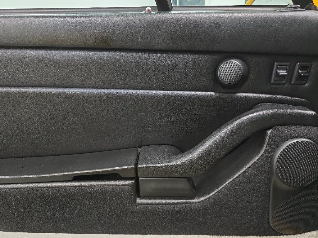 Used 1997 Porsche 911 Carrera RWD image 20