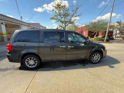 Used 2011 Dodge Grand Caravan R/T w/ Entertainment Group 1