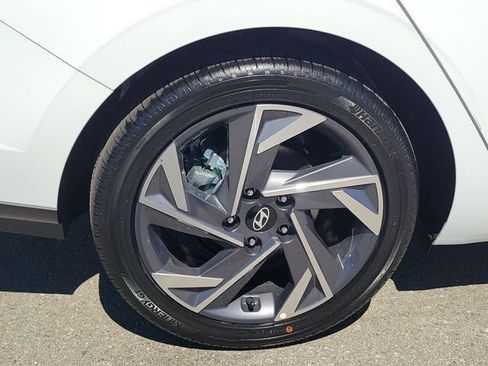 New 2026 Hyundai Elantra Limited image 26