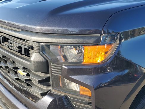 Used 2022 Chevrolet Silverado 1500 Custom image 9