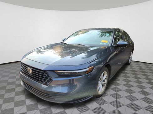 Used 2025 Honda Accord LX image 2