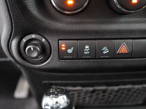 Used 2011 Jeep Wrangler Sahara w/ Dual Top Group image 27