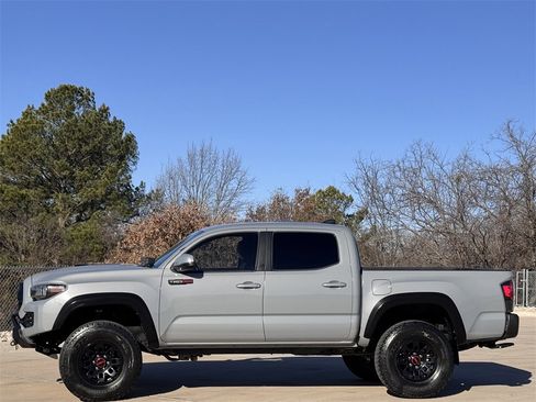 Used 2017 Toyota Tacoma TRD Pro image 3