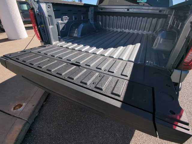 Used 2026 GMC Sierra 1500 SLT AWD/4WD image 38