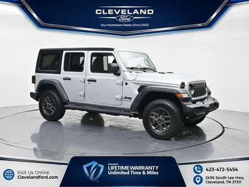 Used 2024 Jeep Wrangler Unlimited Rubicon AWD/4WD image 1