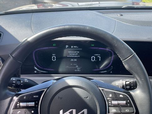 Used 2025 Kia Seltos S image 40