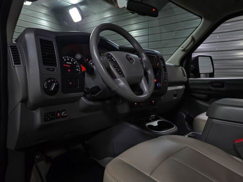 Used 2021 Nissan NV 3500 SL image 13