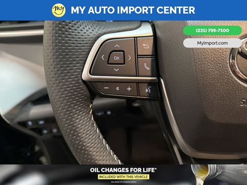 Used 2025 Toyota Sienna XSE image 16