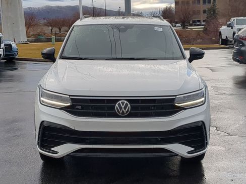 Used 2022 Volkswagen Tiguan SE R-Line image 9