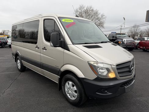 Used 2014 Mercedes-Benz Sprinter 2500 image 3