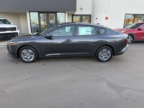 New 2025 Kia K4 LX image 2