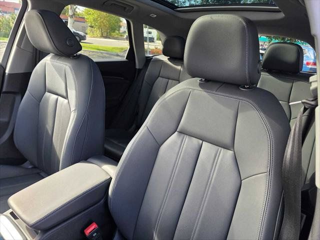 Used 2025 Audi Q5 Premium w/ Convenience Package AWD/4WD image 21