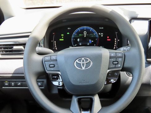 Used 2025 Toyota Camry LE FWD image 15