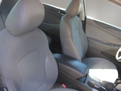Used 2012 Hyundai Sonata SE FWD image 23