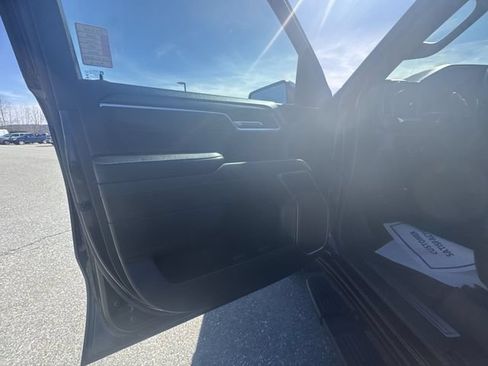 Used 2022 Chevrolet Silverado 1500 LT AWD/4WD image 23