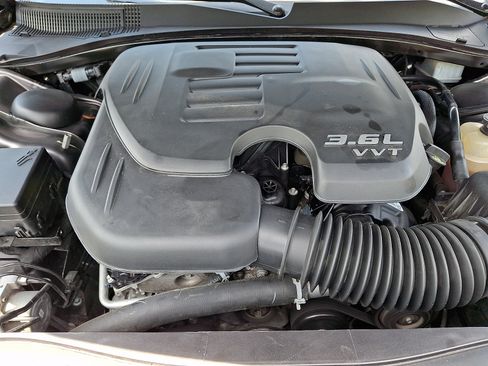 Used 2018 Chrysler 300 Limited w/ Safetytec Plus Group AWD/4WD image 30