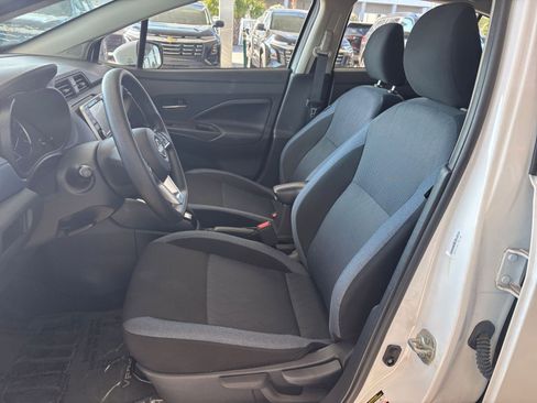 Used 2025 Nissan Versa SV image 36