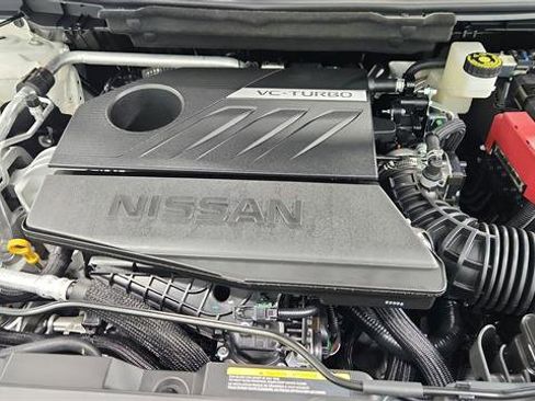 Used 2025 Nissan Rogue SV w/ SV Premium Package FWD image 34