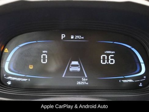 Used 2024 Hyundai Venue SEL image 11