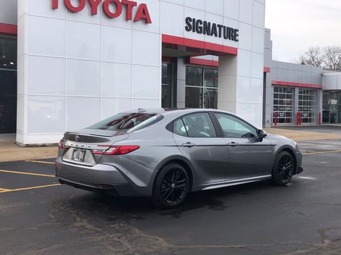 Certified 2025 Toyota Camry SE image 2