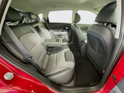 Used 2022 Kia Niro EX FWD image 27