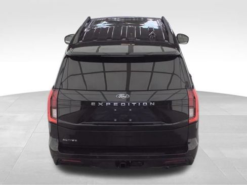 Used 2025 Ford Expedition Active AWD/4WD image 7