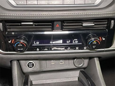 Used 2021 Nissan Rogue SV w/ Premium Package image 31