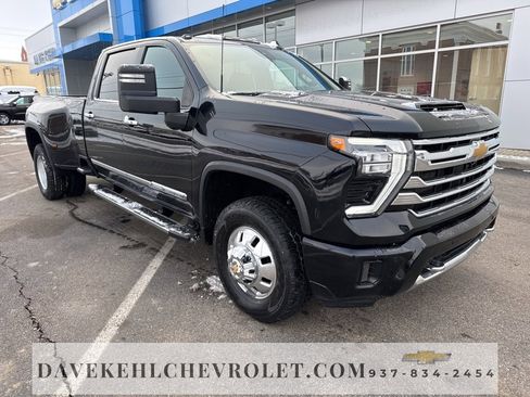 Used 2024 Chevrolet Silverado 3500 High Country w/ Technology Package image 8