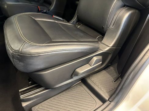 Used 2023 Ford Explorer Limited image 28