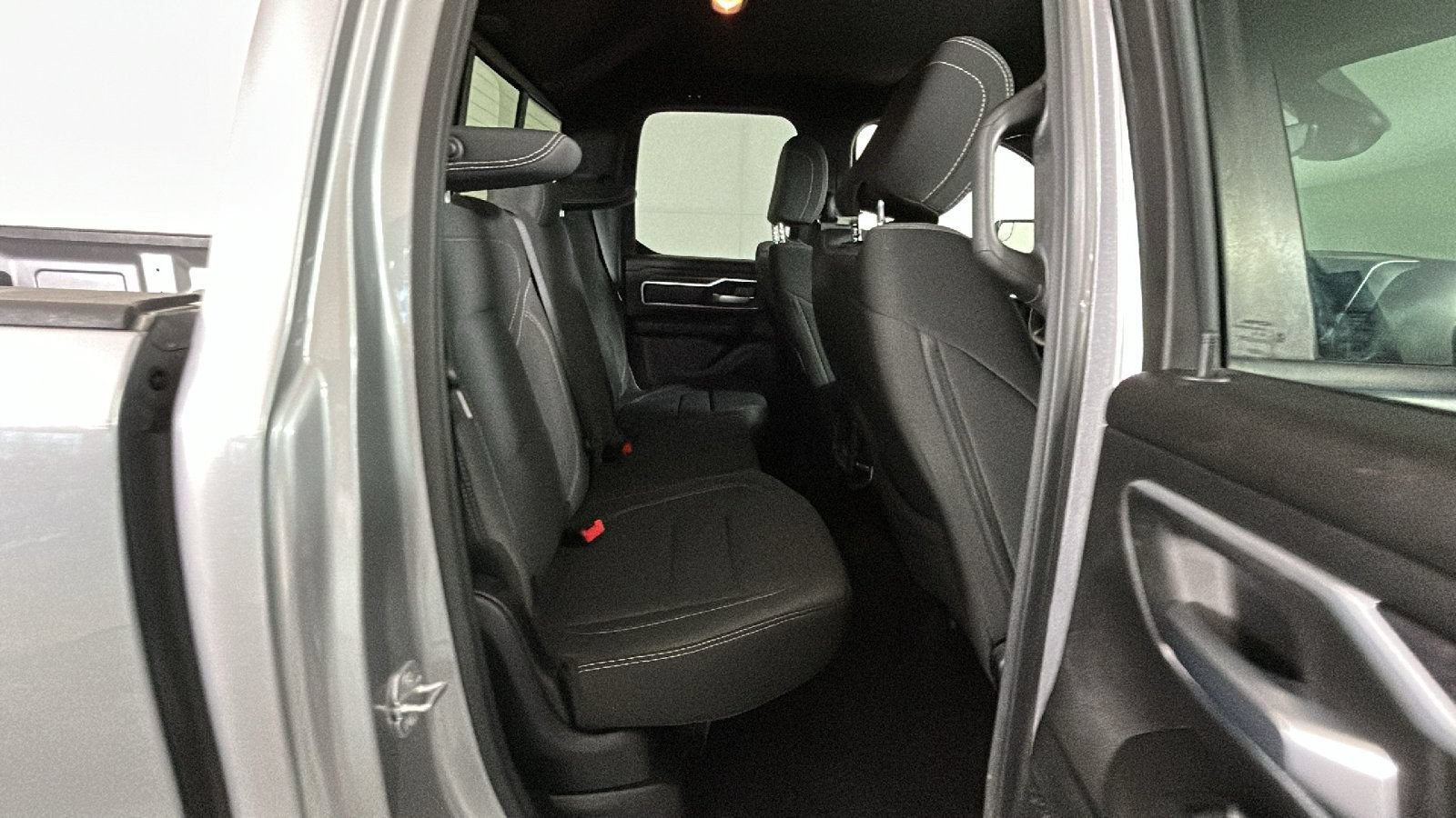 Used 2022 RAM 1500 Big Horn AWD/4WD image 35