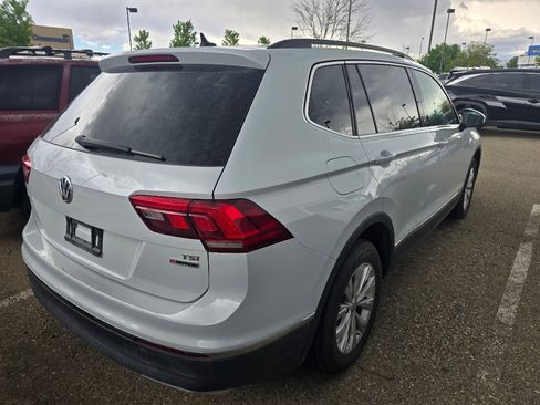 Used 2018 Volkswagen Tiguan SE AWD/4WD image 4