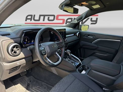 Used 2025 Chevrolet Colorado Z71 w/ Technology Package AWD/4WD image 10