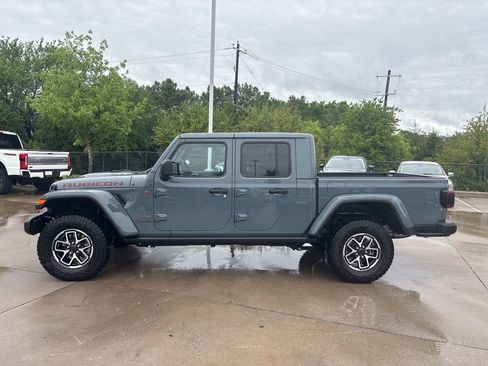 Used 2025 Jeep Gladiator Rubicon w/ Convenience Group image 8
