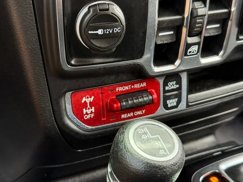 Used 2021 Jeep Gladiator Rubicon w/ Trailer Tow Package AWD/4WD image 28