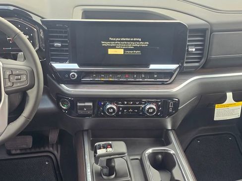 New 2026 GMC Sierra 1500 SLT image 15