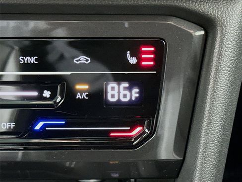 Used 2022 Volkswagen Tiguan SE R-Line image 20