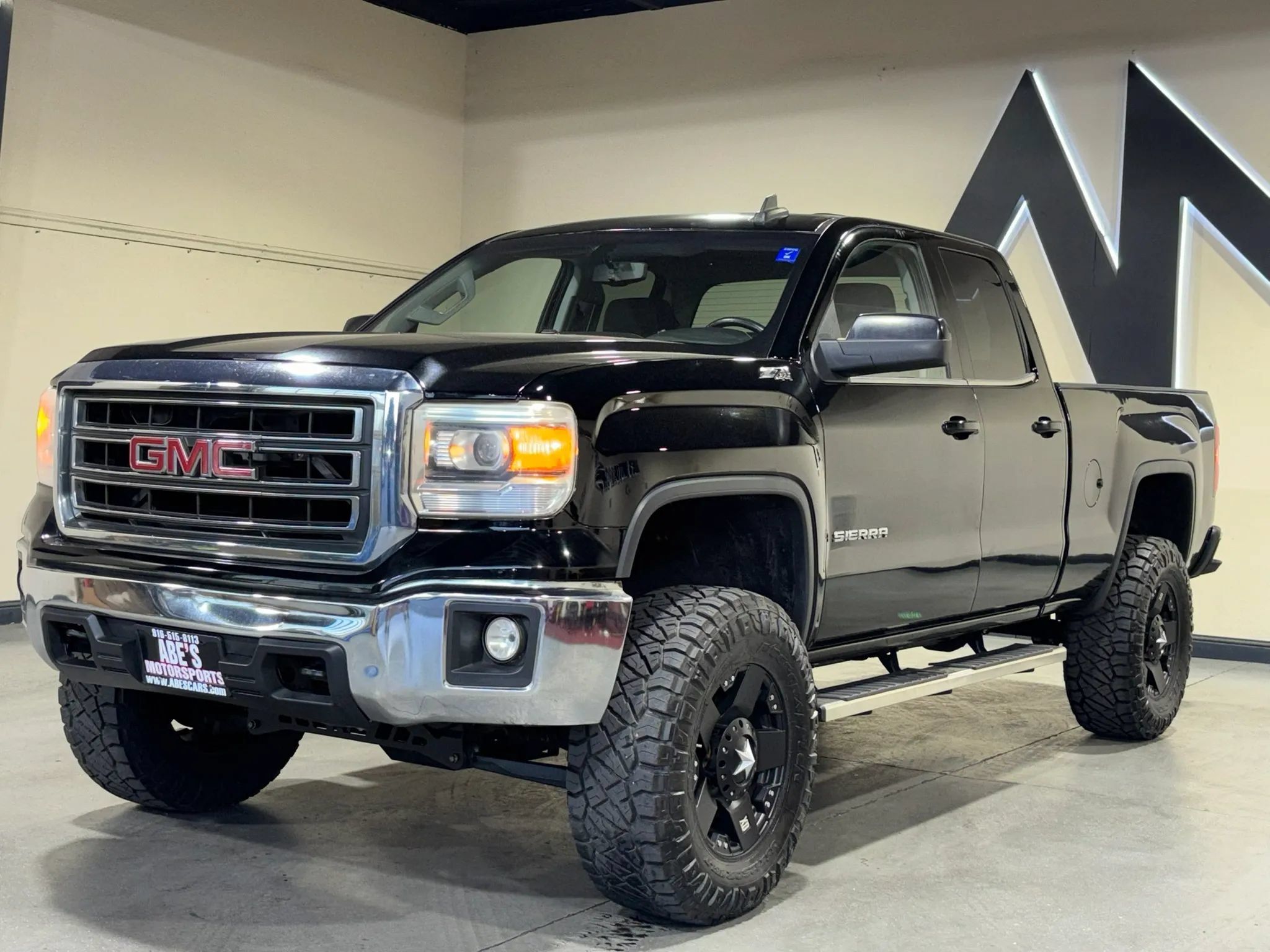 Used 2015 GMC Sierra 1500 SLE w/ SLE Value Package AWD/4WD image 1