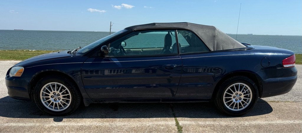 Used 2005 Chrysler Sebring Touring FWD image 8